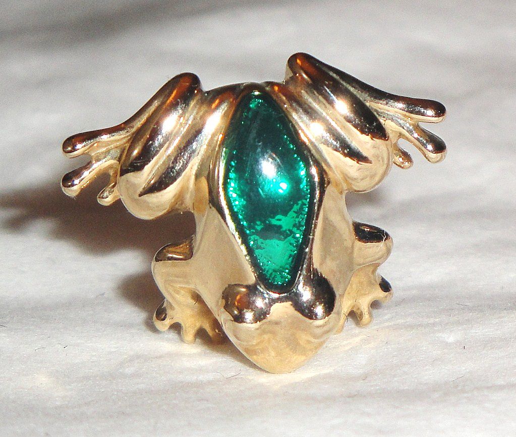 Avon 1985 "Frog Tac Pin" ~ gold-tone frog with emerald colored back Avon 1985 "Frog Tac Pin" ~ gold-tone frog with emerald colored back