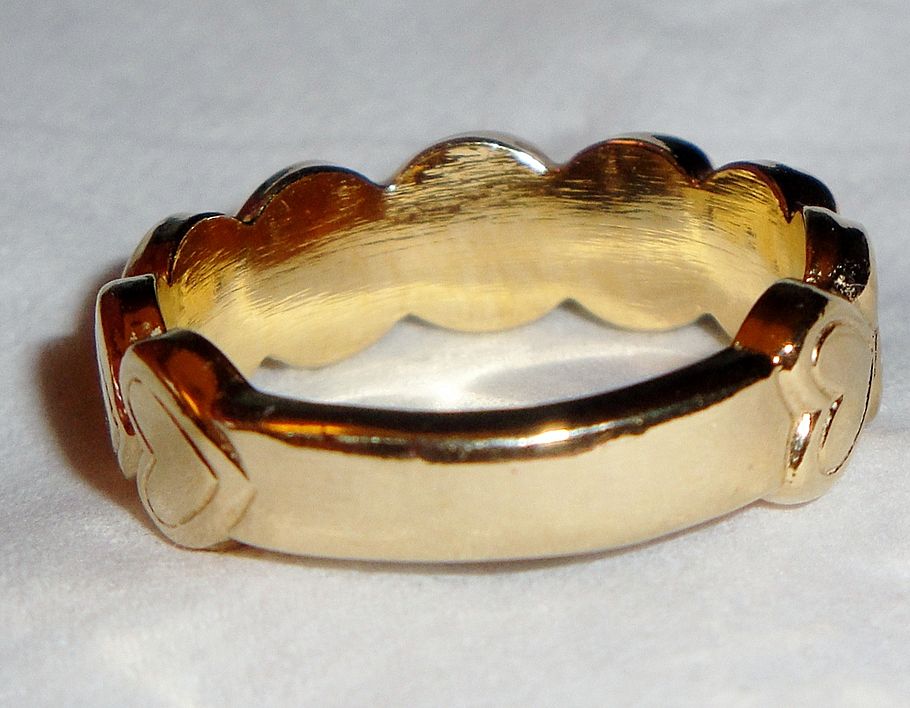 Signed Avon 1992 "Heart to Heart Band" Ring ~ Size 6-7 ~ heart touching heart around the band with 5 garnet colored centers Signed Avon 1992 "Heart to Heart Band" Ring ~ Size 6-7 ~ heart touching heart around the band with 5 garnet colored centers