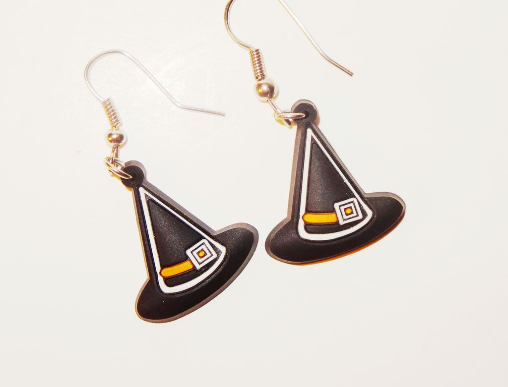 Vintage Witch's Dangling Black Hat Pierced Earrings ~ black witch's hat dangle Vintage Witch's Dangling Black Hat Pierced Earrings ~ black witch's hat dangle