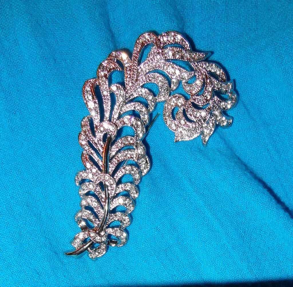 Kenneth Jay Lane's "Feather Pin" in box ~ Avon's 2003 Designer Signed Collection ~ giant silver-tone feather encrusted with crystals Kenneth Jay Lane's "Feather Pin" in box ~ Avon's 2003 Designer Signed Collection ~ giant silver-tone feather encrusted with crystals