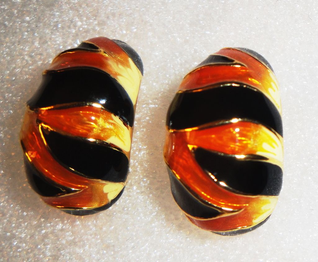 Kenneth Jay Lane Tiger Line Pattern Enamel Gold-tone Finish Half Crescent Hoop Pierced Earrings Kenneth Jay Lane Tiger Line Pattern Enamel Gold-tone Finish Half Crescent Hoop Pierced Earrings