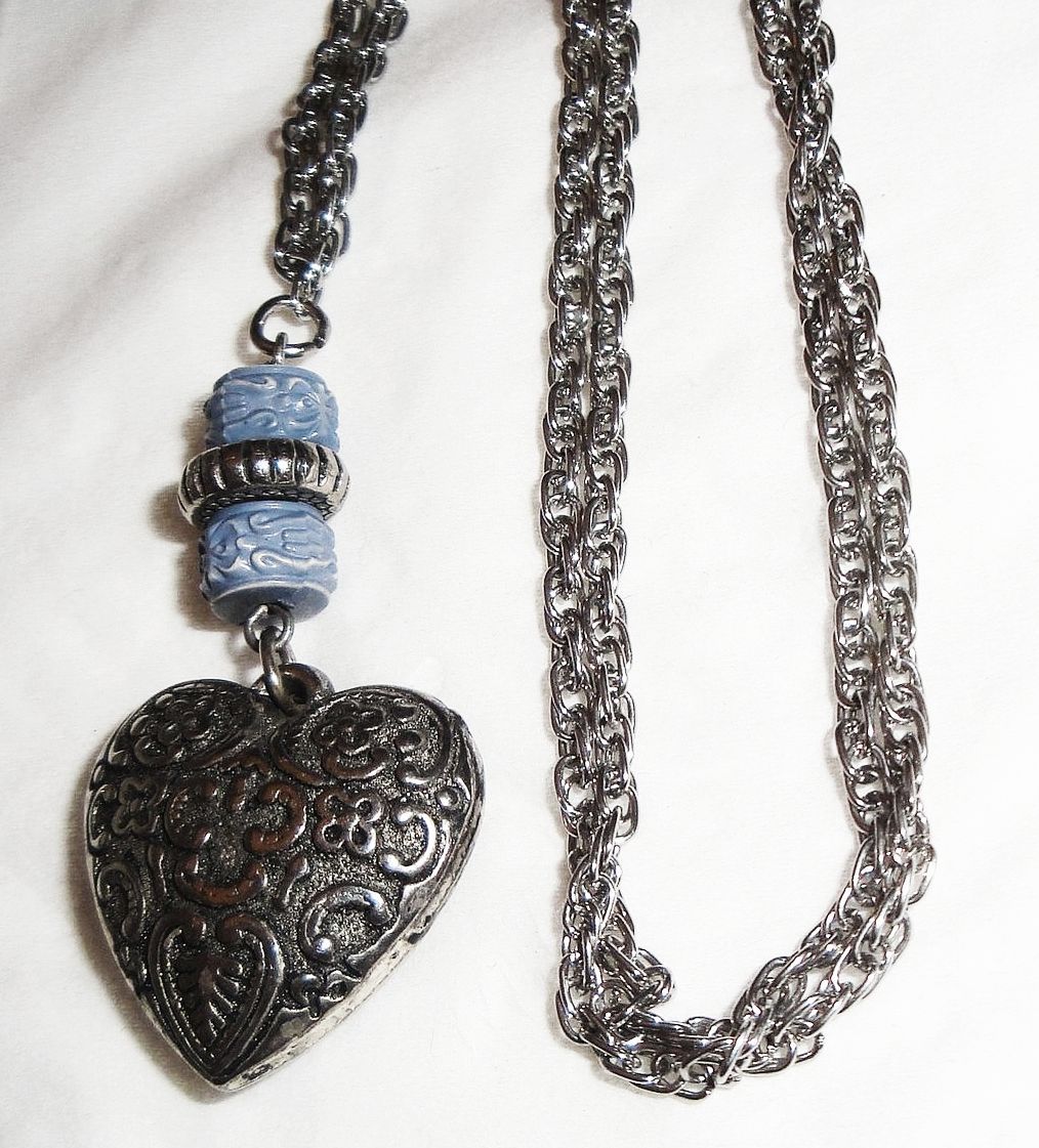 Vintage Silver-tone Ornate Filigree Puffed Heart Necklace Vintage Silver-tone Ornate Filigree Puffed Heart Necklace