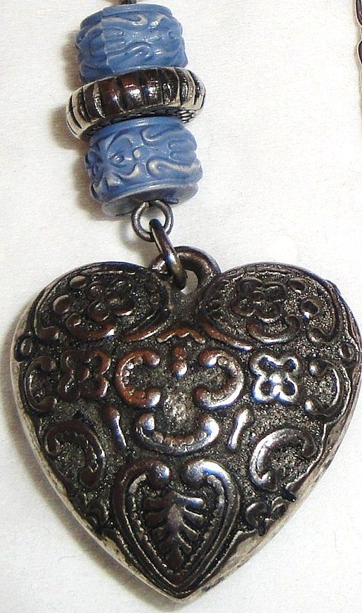 Vintage Silver-tone Ornate Filigree Puffed Heart Necklace Vintage Silver-tone Ornate Filigree Puffed Heart Necklace