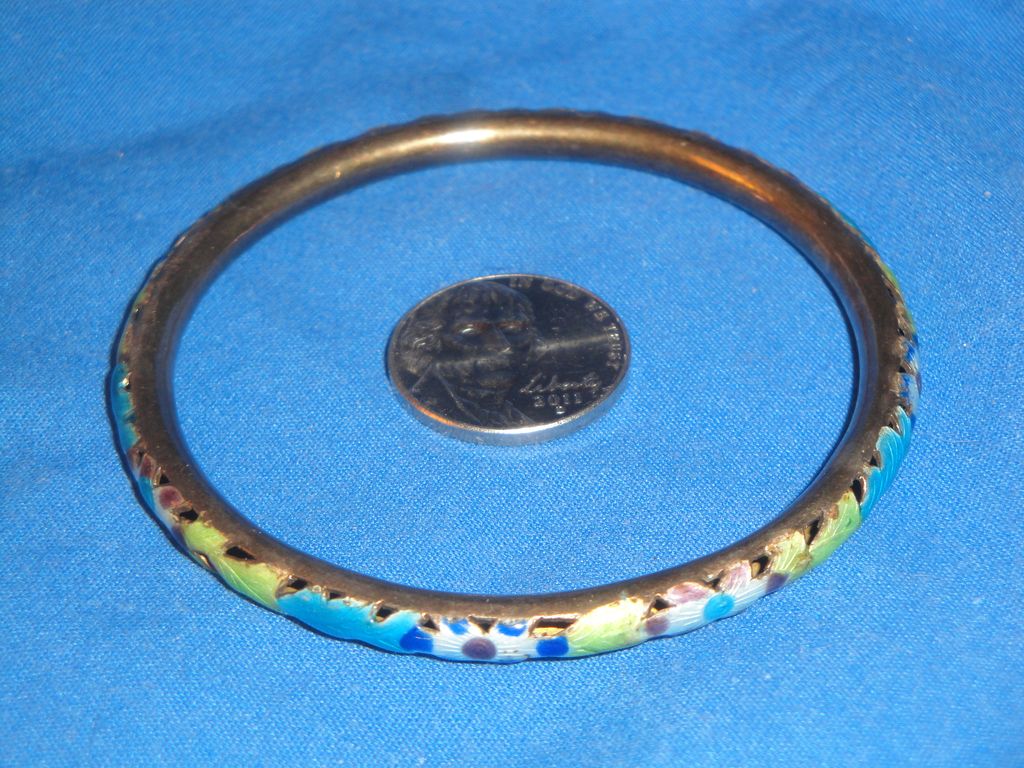 Vintage Painted Flower Bangle Bracelet Vintage Painted Flower Bangle Bracelet