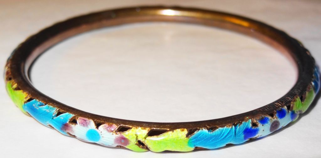 Vintage Painted Flower Bangle Bracelet Vintage Painted Flower Bangle Bracelet