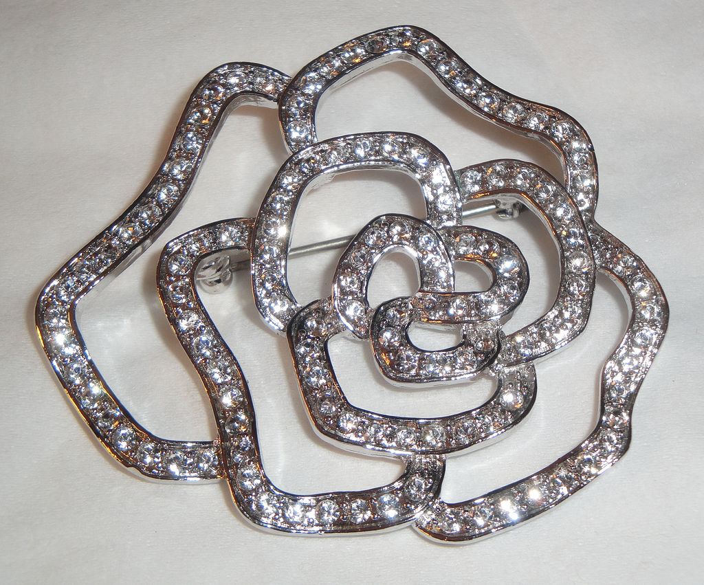 Vintage Silver-tone Pave Rose with Faceted Clear Crystals Vintage Silver-tone Pave Rose with Faceted Clear Crystals