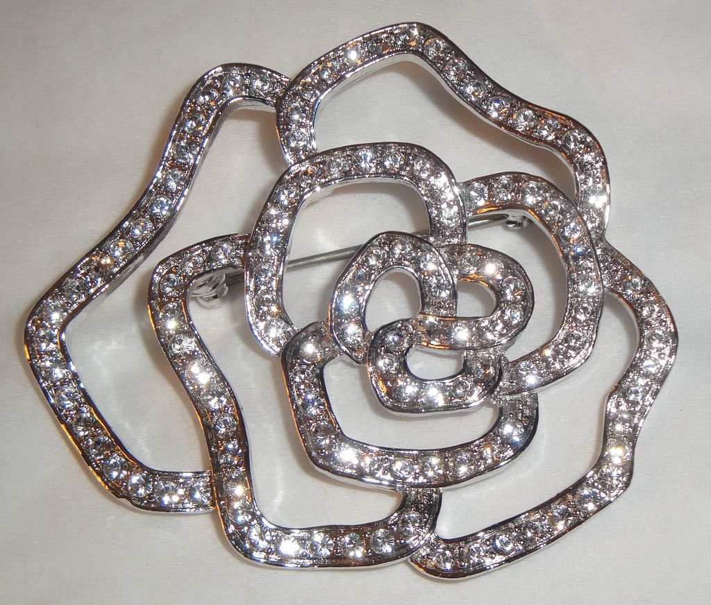 Vintage Silver-tone Pave Rose with Faceted Clear Crystals Vintage Silver-tone Pave Rose with Faceted Clear Crystals