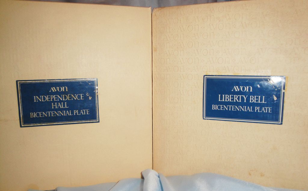 Avon's Special Edition Plates " LIBERTY BELL" & "INDEPENDENCE HALL" Commemorating the 200th Birthday of the USA Avon's Special Edition Plates " LIBERTY BELL" & "INDEPENDENCE HALL" Commemorating the 200th Birthday of the USA