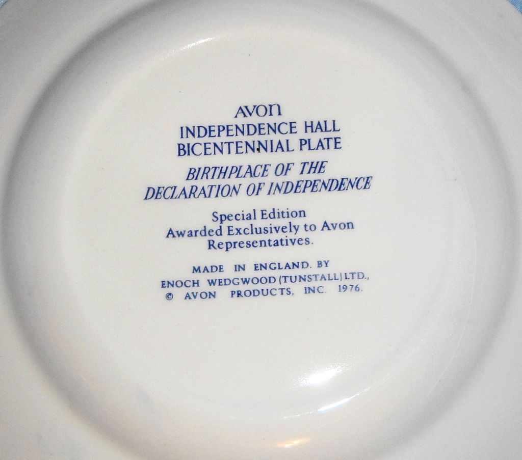Avon's Special Edition Plates " LIBERTY BELL" & "INDEPENDENCE HALL" Commemorating the 200th Birthday of the USA Avon's Special Edition Plates " LIBERTY BELL" & "INDEPENDENCE HALL" Commemorating the 200th Birthday of the USA