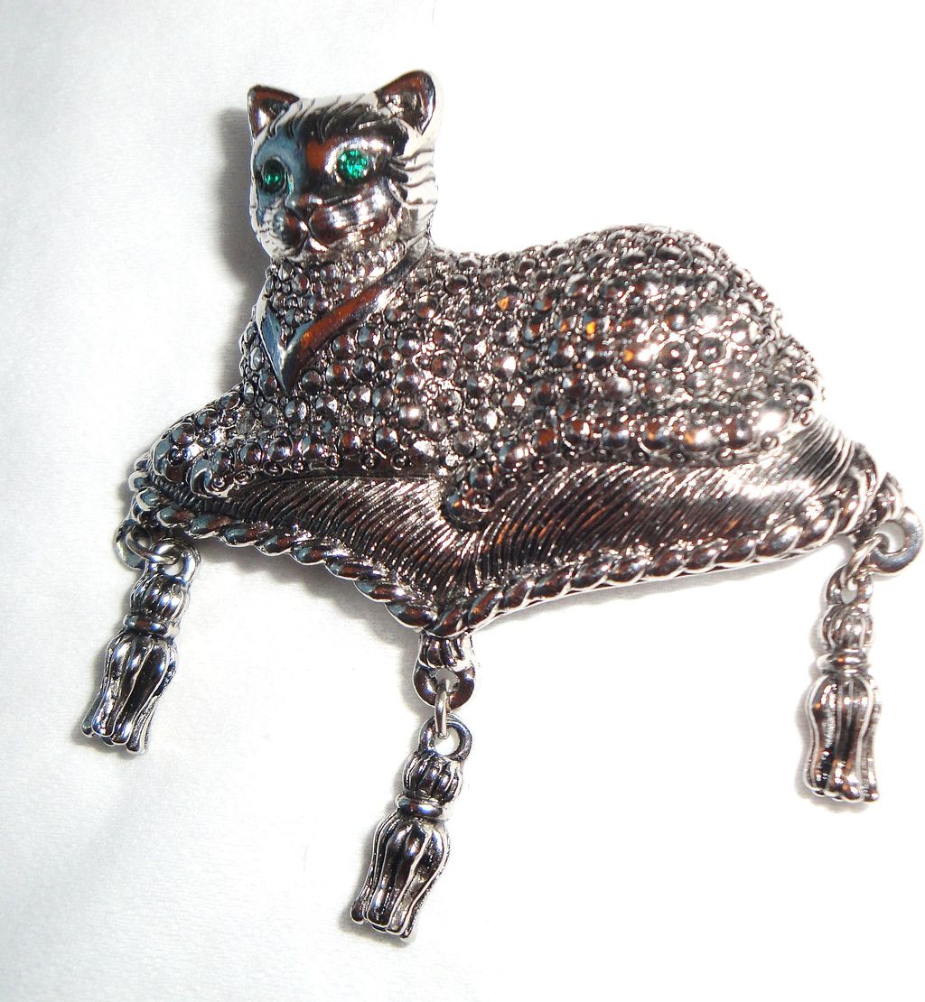 Avon Marcasite "Regal Cat" ~ Royal Cat on Pillow w/tassels w/green eyes Pin Avon Marcasite "Regal Cat" ~ Royal Cat on Pillow w/tassels w/green eyes Pin
