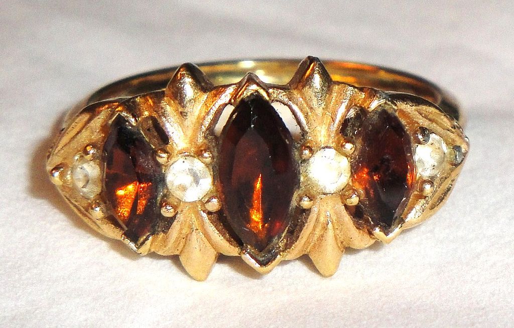 Vintage Signed Avon "Royal Occasion" Ring ~ Size 5-6 ~ large faceted amber crystal ~ gold rope frame ~ rhinestone accents Vintage Signed Avon "Royal Occasion" Ring ~ Size 5-6 ~ large faceted amber crystal ~ gold rope frame ~ rhinestone accents