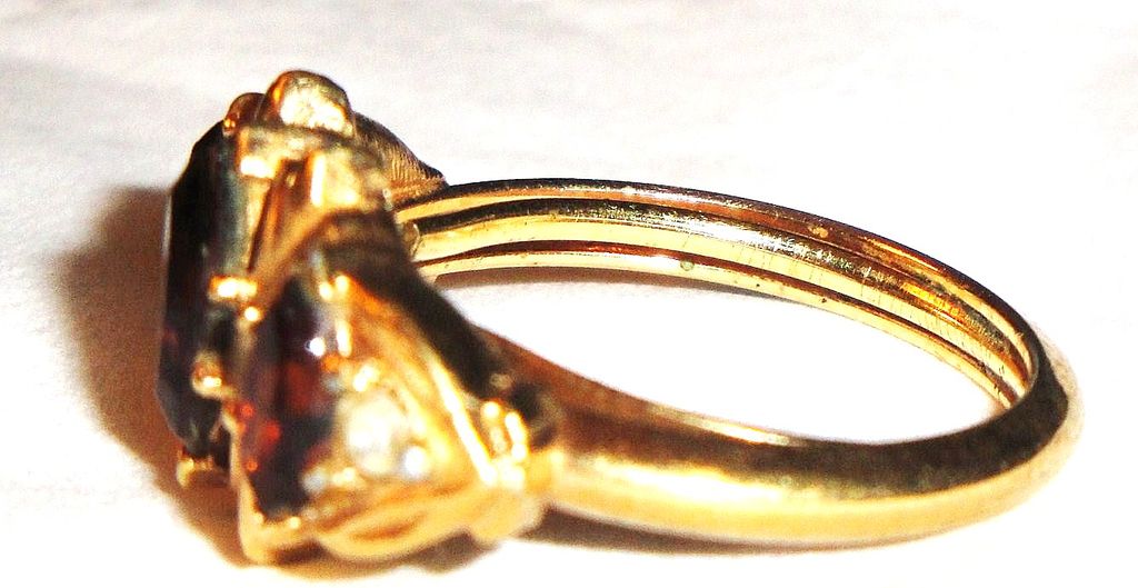 Vintage Signed Avon "Royal Occasion" Ring ~ Size 5-6 ~ large faceted amber crystal ~ gold rope frame ~ rhinestone accents Vintage Signed Avon "Royal Occasion" Ring ~ Size 5-6 ~ large faceted amber crystal ~ gold rope frame ~ rhinestone accents