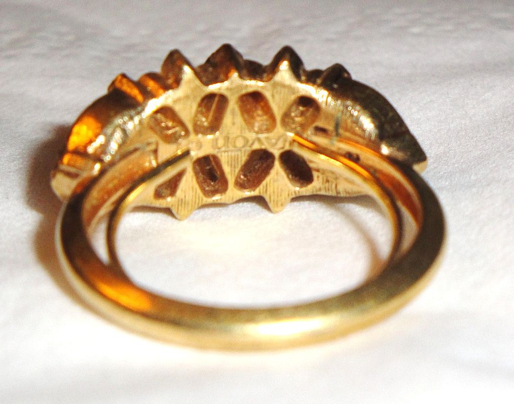 Vintage Signed Avon "Royal Occasion" Ring ~ Size 5-6 ~ large faceted amber crystal ~ gold rope frame ~ rhinestone accents Vintage Signed Avon "Royal Occasion" Ring ~ Size 5-6 ~ large faceted amber crystal ~ gold rope frame ~ rhinestone accents