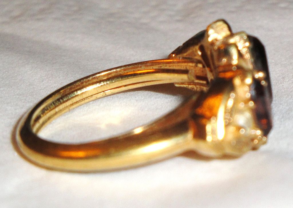 Vintage Signed Avon "Royal Occasion" Ring ~ Size 5-6 ~ large faceted amber crystal ~ gold rope frame ~ rhinestone accents Vintage Signed Avon "Royal Occasion" Ring ~ Size 5-6 ~ large faceted amber crystal ~ gold rope frame ~ rhinestone accents