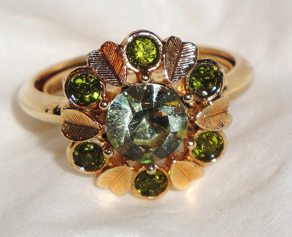 Vintage Signed Avon "Sun Brilliants" Ring ~ Size 5-6 ~ simulated olivine & yellow-green stones ~ gold leaves accents Vintage Signed Avon "Sun Brilliants" Ring ~ Size 5-6 ~ simulated olivine & yellow-green stones ~ gold leaves accents