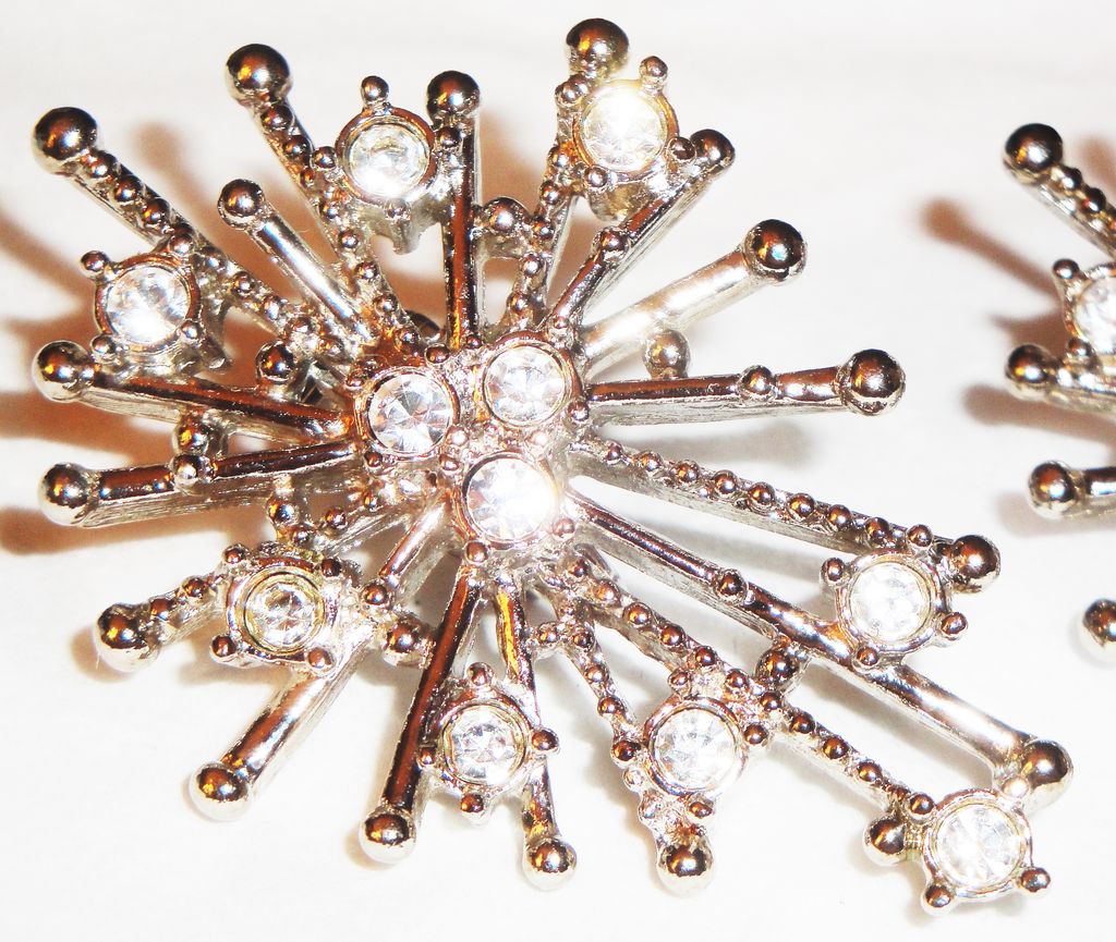 Vintage Signed Avon HUGE "Sunburst" Rhinestone Accents Clip Earrings Vintage Signed Avon HUGE "Sunburst" Rhinestone Accents Clip Earrings