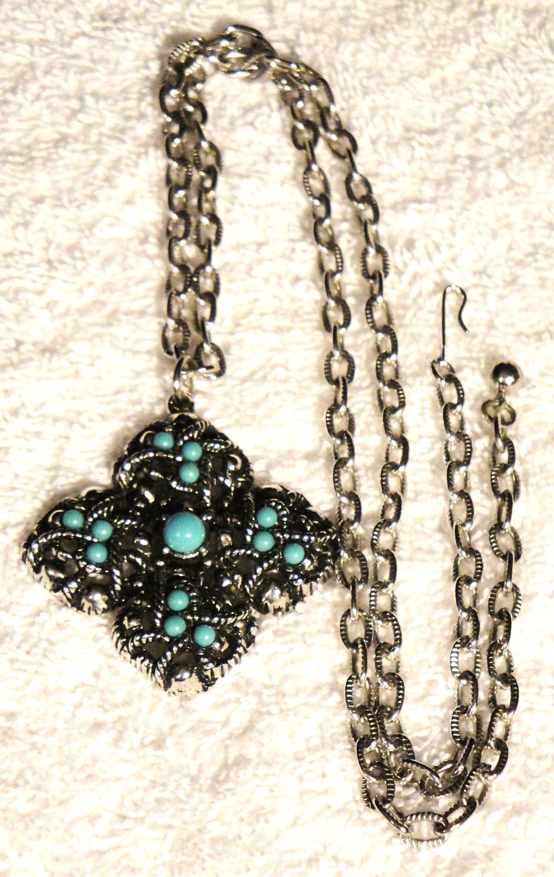 Vintage Signed Avon "Sierra Collection" Necklace ~ antique silver ~ turquoise accents Vintage Signed Avon "Sierra Collection" Necklace ~ antique silver ~ turquoise accents