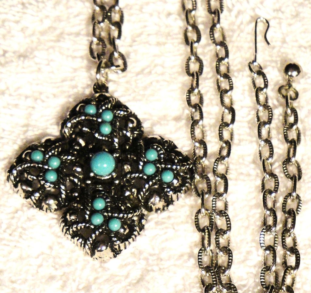 Vintage Signed Avon "Sierra Collection" Necklace ~ antique silver ~ turquoise accents Vintage Signed Avon "Sierra Collection" Necklace ~ antique silver ~ turquoise accents