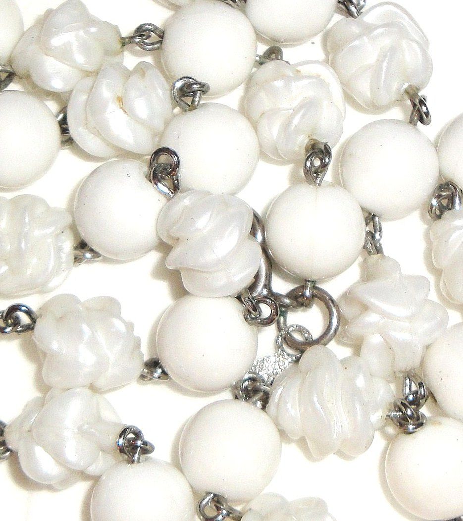 Vintage Signed Sarah Coventry "Summer Magic" ~ a 28" white bead necklace ~ round beads & carved pearlized beads Vintage Signed Sarah Coventry "Summer Magic" ~ a 28" white bead necklace ~ round beads & carved pearlized beads