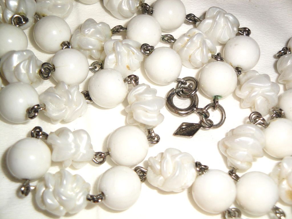 Vintage Signed Sarah Coventry "Summer Magic" ~ a 28" white bead necklace ~ round beads & carved pearlized beads Vintage Signed Sarah Coventry "Summer Magic" ~ a 28" white bead necklace ~ round beads & carved pearlized beads