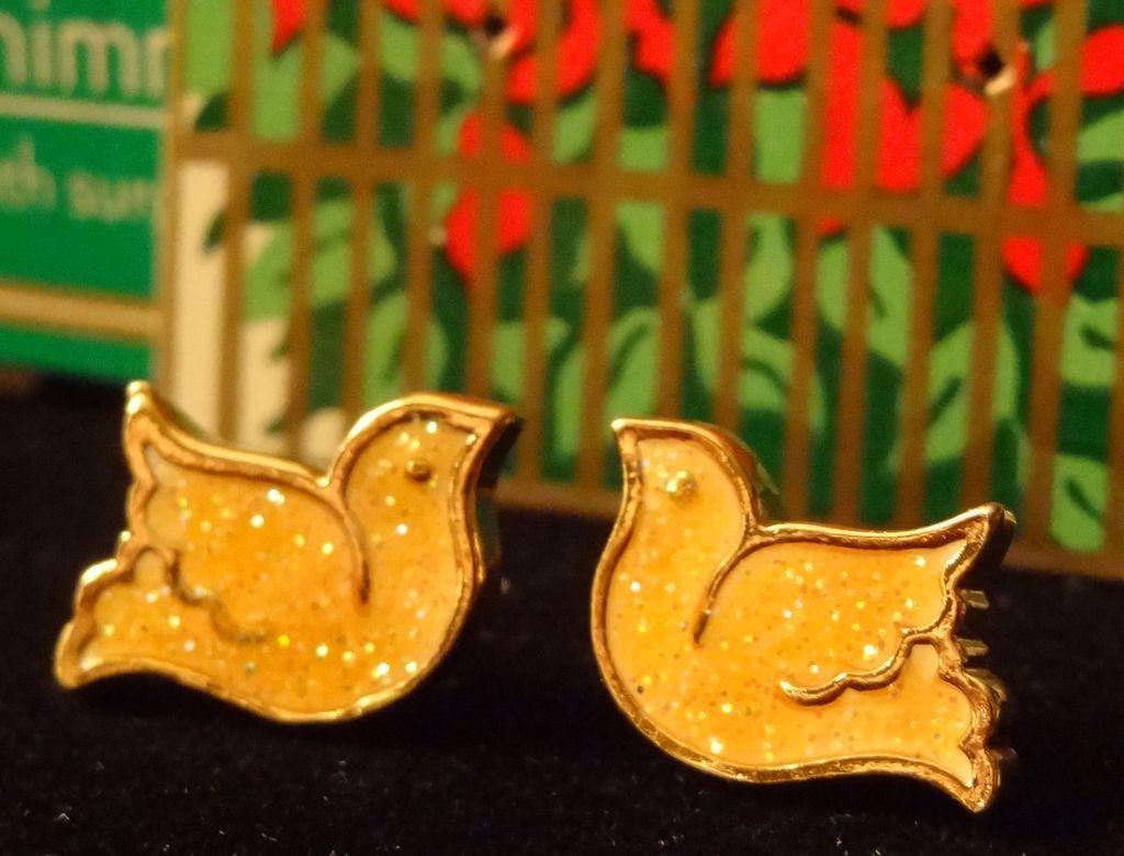 Avon 1988 "Shimmering Dove Pierced Earrings" ~ iridescent glitter on gold-tone Avon 1988 "Shimmering Dove Pierced Earrings" ~ iridescent glitter on gold-tone