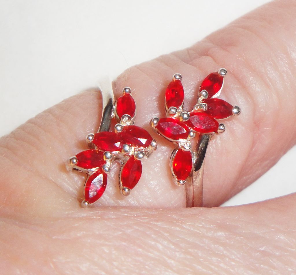Avon 2004 "Sterling Silver Birthstone Bypass Ring ~ July" in size small (approximately size 5-6) Avon 2004 "Sterling Silver Birthstone Bypass Ring ~ July" in size small (approximately size 5-6)