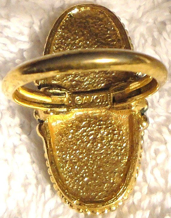 Signed Vintage Avon "Shimmering Sands Ring" ~ Size 6-7 ~ agate stripes in sand shades ~ no 2 alike Signed Vintage Avon "Shimmering Sands Ring" ~ Size 6-7 ~ agate stripes in sand shades ~ no 2 alike