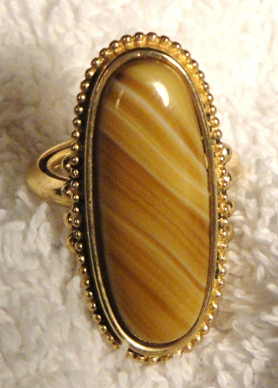 Signed Vintage Avon "Shimmering Sands Ring" ~ Size 7 ~ agate striated in sand shades ~ no 2 alike Signed Vintage Avon "Shimmering Sands Ring" ~ Size 7 ~ agate striated in sand shades ~ no 2 alike