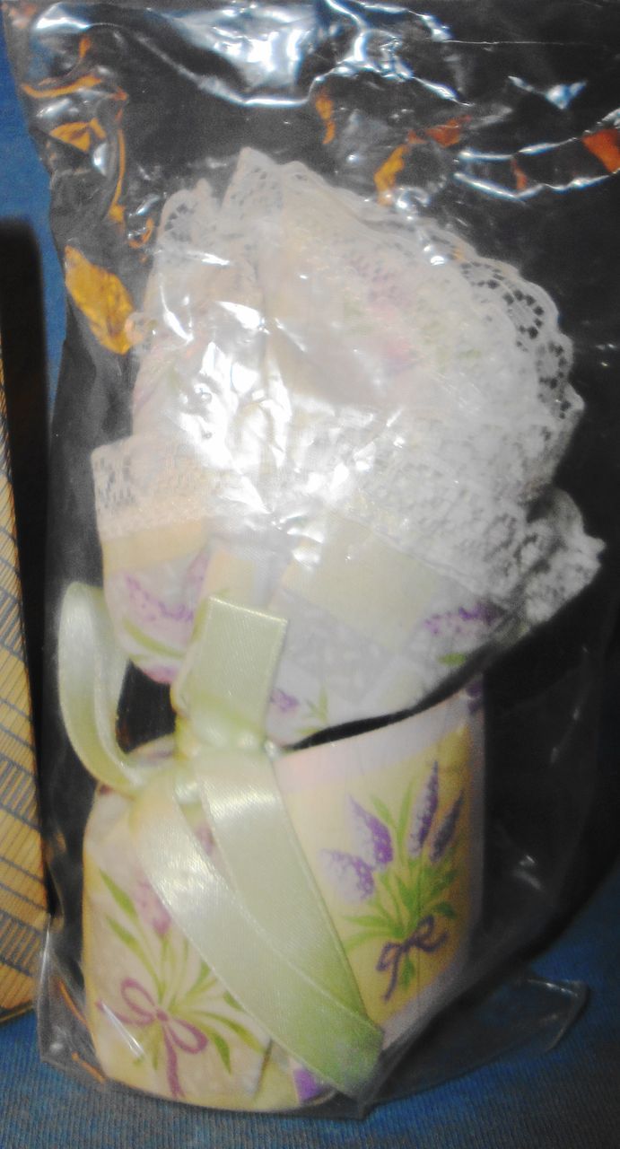 Vintage Avon Floral Handkerchief ~ Sachet Lavender - original seal "old" new in box Vintage Avon Floral Handkerchief ~ Sachet Lavender - original seal "old" new in box