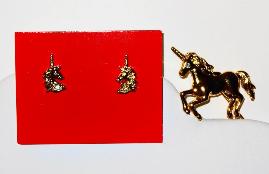 Avon 1989 Demi Parure "Unicorn Collection" ~ Stick pin and Pierced Earrings Avon 1989 Demi Parure "Unicorn Collection" ~ Stick pin and Pierced Earrings