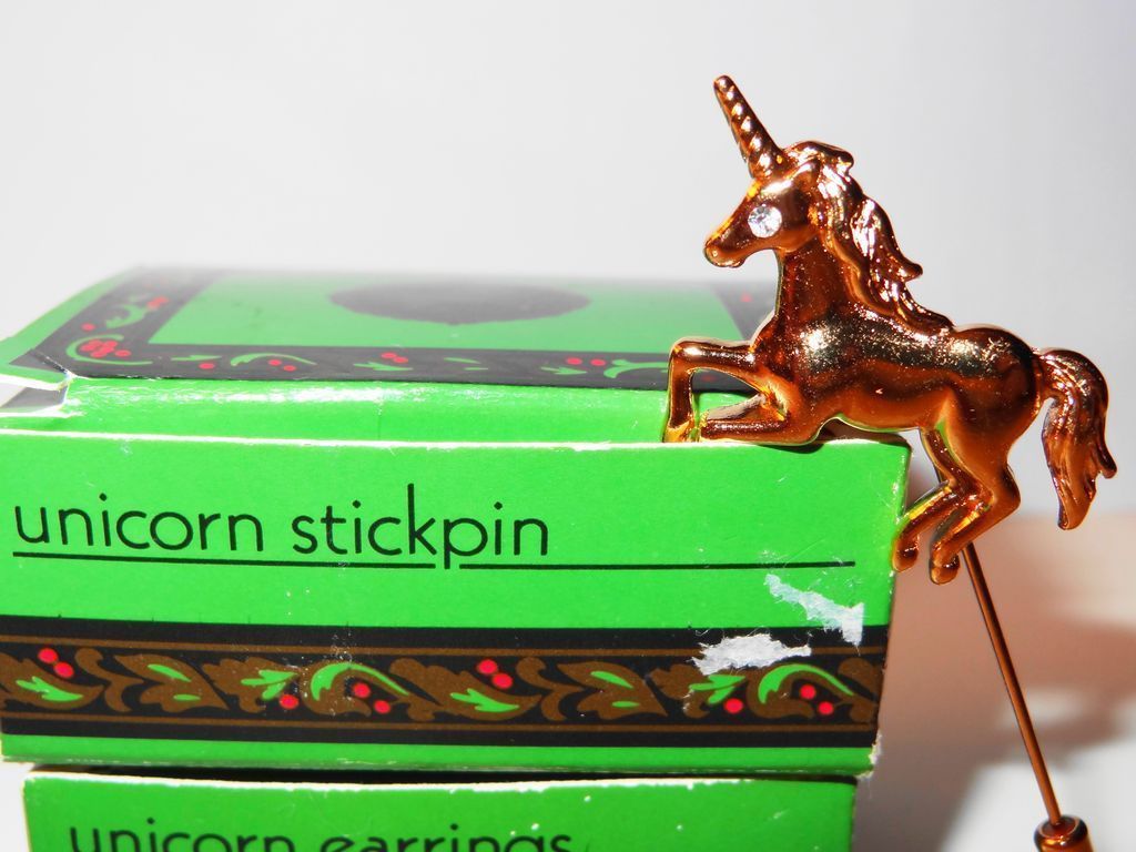 Avon 1989 Demi Parure "Unicorn Collection" ~ Stick pin and Pierced Earrings Avon 1989 Demi Parure "Unicorn Collection" ~ Stick pin and Pierced Earrings