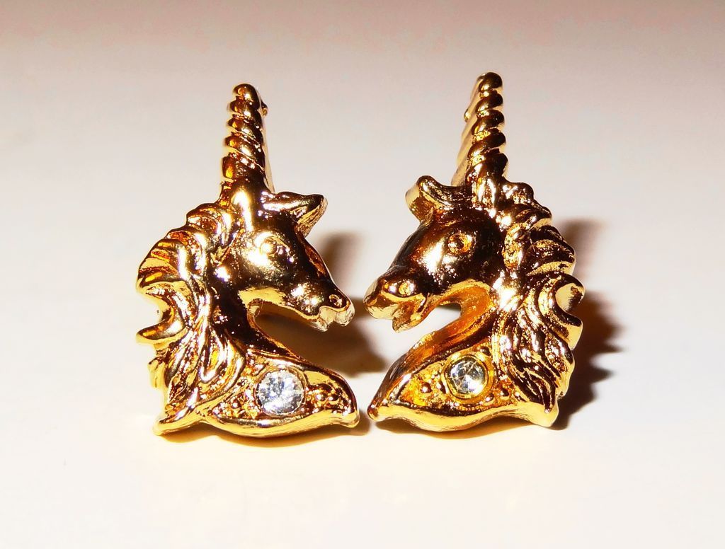 Avon 1989 Demi Parure "Unicorn Collection" ~ Stick pin and Pierced Earrings Avon 1989 Demi Parure "Unicorn Collection" ~ Stick pin and Pierced Earrings