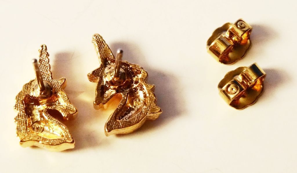 Avon 1989 Demi Parure "Unicorn Collection" ~ Stick pin and Pierced Earrings Avon 1989 Demi Parure "Unicorn Collection" ~ Stick pin and Pierced Earrings