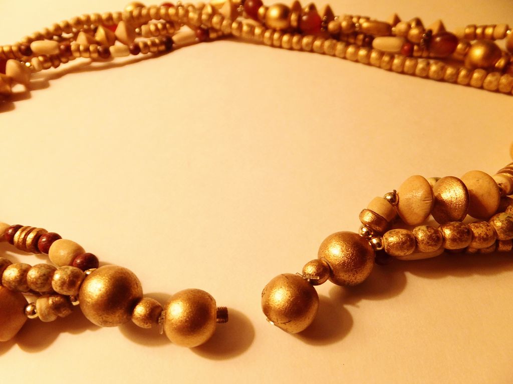 Vintage 4-Strand Beaded Necklace in Hues of Brown Vintage 4-Strand Beaded Necklace in Hues of Brown