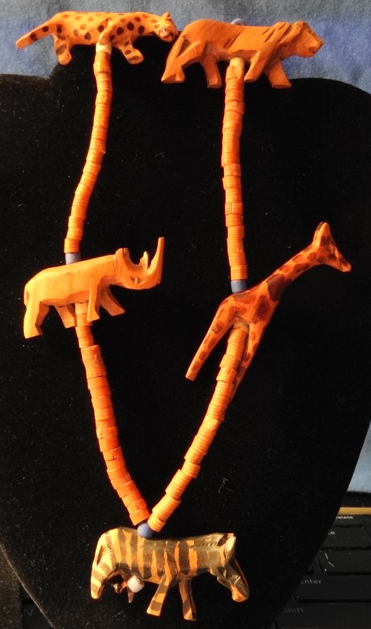 Vintage African Wildlife Beaded Necklace with 5 hand-carved, hand-painted animals Vintage African Wildlife Beaded Necklace with 5 hand-carved, hand-painted animals