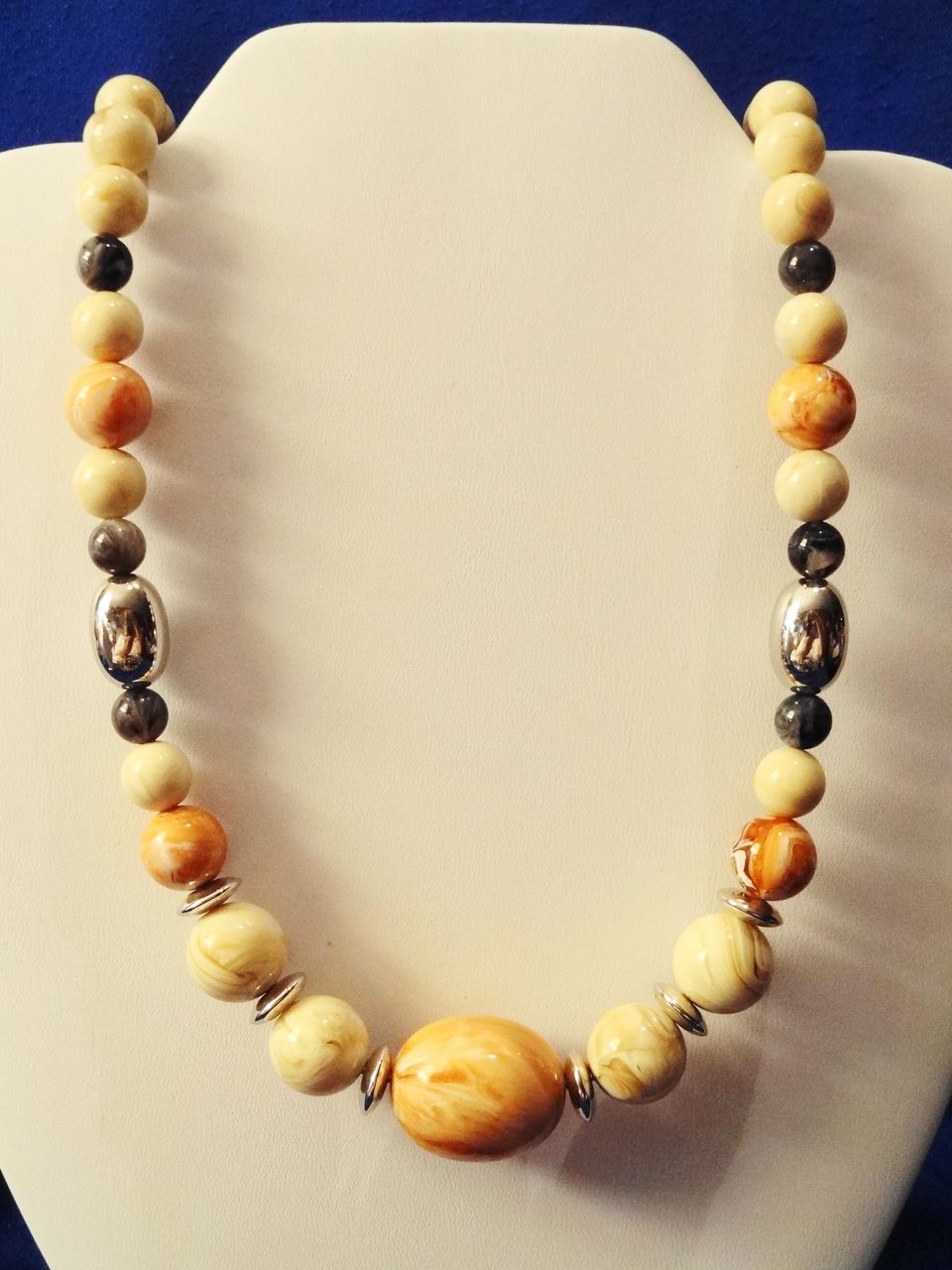 Vintage 24" Beaded Necklace in Soft Pastel Colors Vintage 24" Beaded Necklace in Soft Pastel Colors