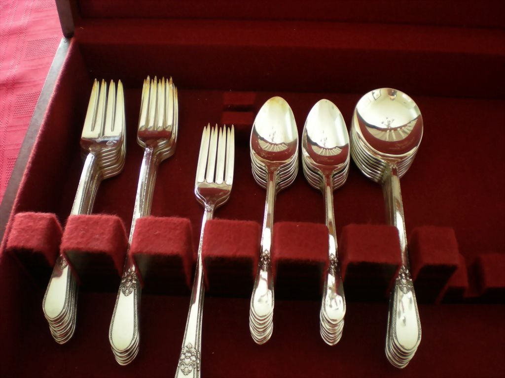 1847 Rogers Bros Adoration 1939 Art Deco Silver Plated Flatware Service For Eight 1847 Rogers Bros Adoration 1939 Art Deco Silver Plated Flatware Service For Eight