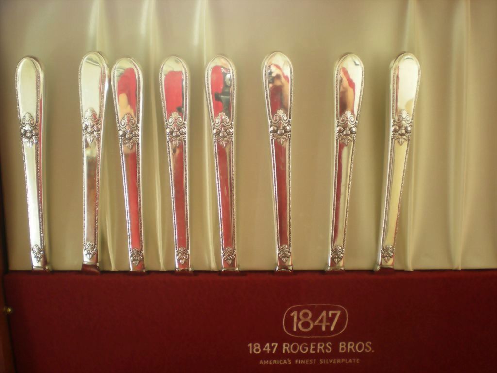 1847 Rogers Bros Adoration 1939 Art Deco Silver Plated Flatware Service For Eight 1847 Rogers Bros Adoration 1939 Art Deco Silver Plated Flatware Service For Eight