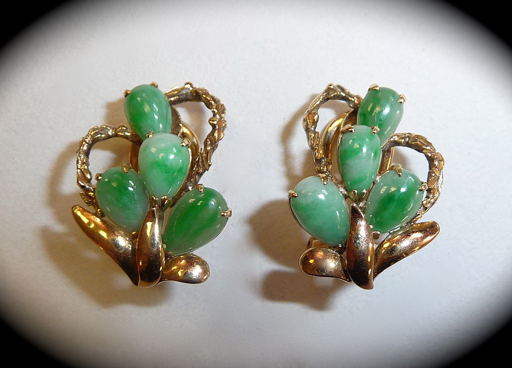 14k Yellow Gold & Jadeite Teardrop Earrings c1950s 14k Yellow Gold & Jadeite Teardrop Earrings c1950s