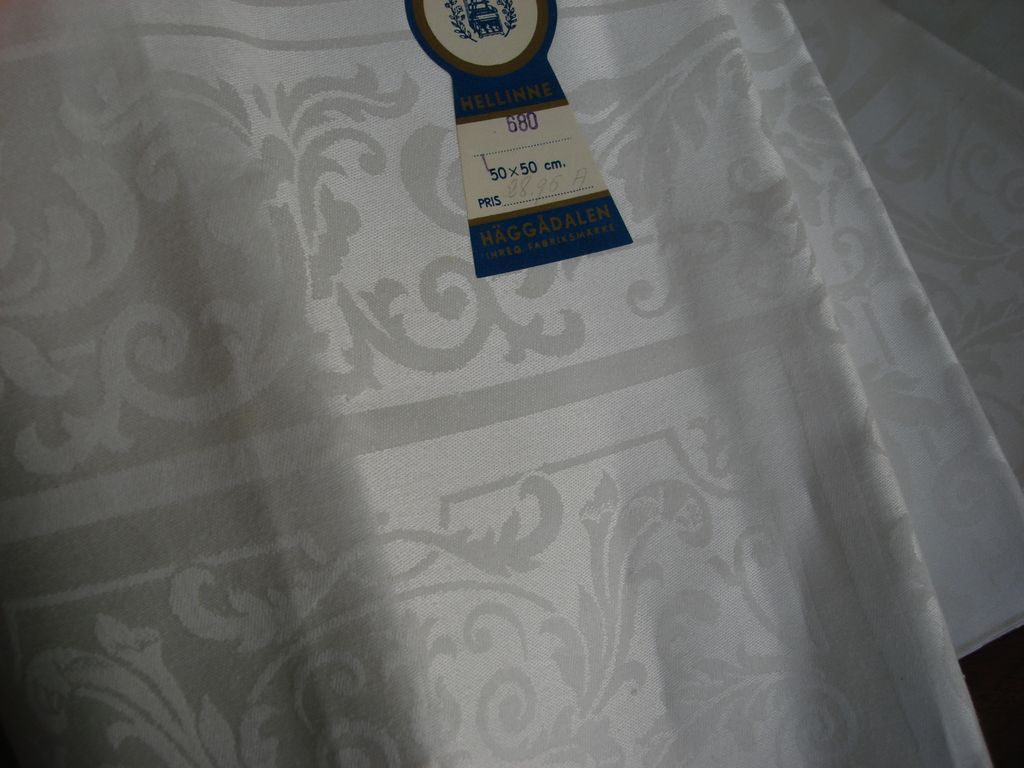 Uncut Linen Damask Tablecloth Napkins, Vintage With Original Label, 3 Yds Uncut Linen Damask Tablecloth Napkins, Vintage With Original Label, 3 Yds