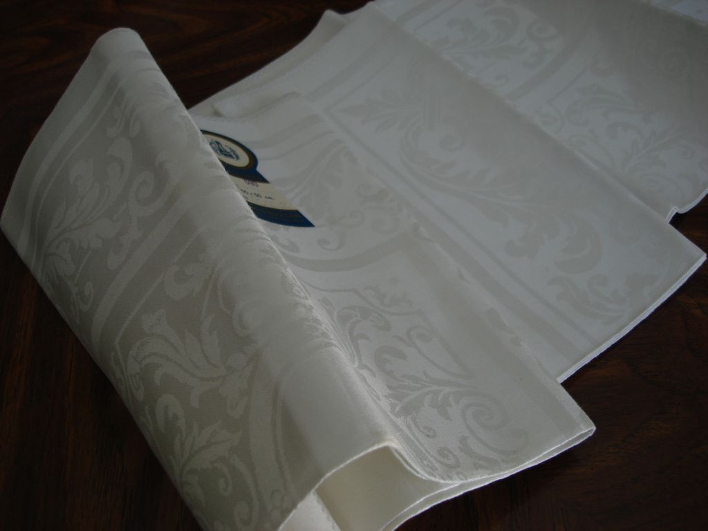 Uncut Linen Damask Tablecloth Napkins, Vintage With Original Label, 3 Yds Uncut Linen Damask Tablecloth Napkins, Vintage With Original Label, 3 Yds