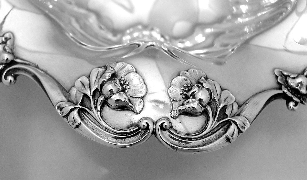 Poppy Sterling Serving Bowl Reed & Barton Sterling Silver 1900 Poppy Sterling Serving Bowl Reed & Barton Sterling Silver 1900