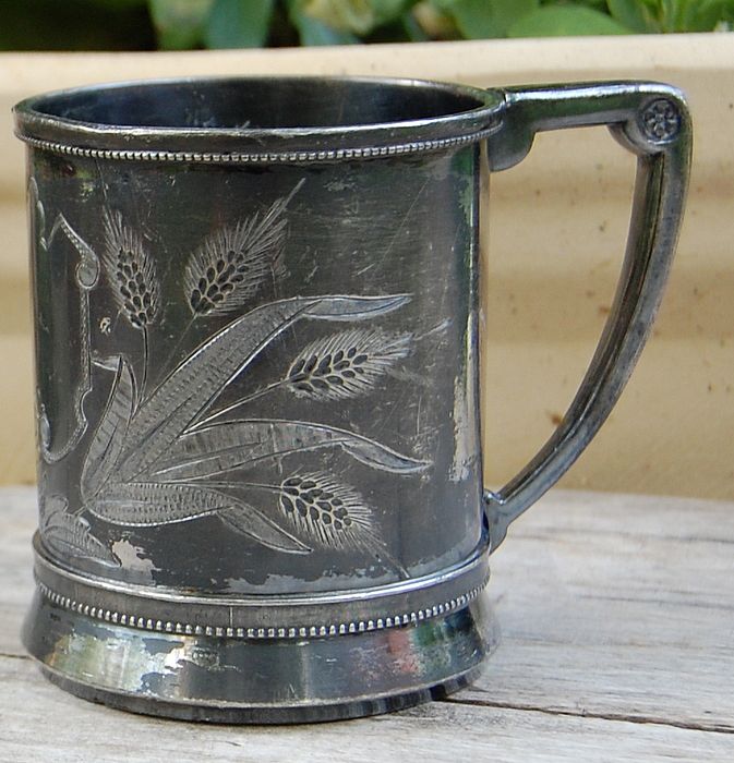 Victorian Simpson Hall Miller Silverplate Baby Cup Victorian Simpson Hall Miller Silverplate Baby Cup