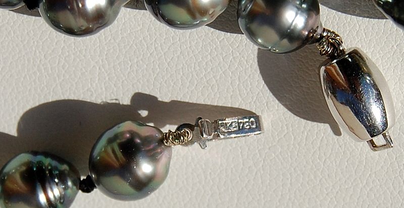 Beautiful Vintage Tahitian Black Baroque Pearl Necklace 18K Catch Beautiful Vintage Tahitian Black Baroque Pearl Necklace 18K Catch