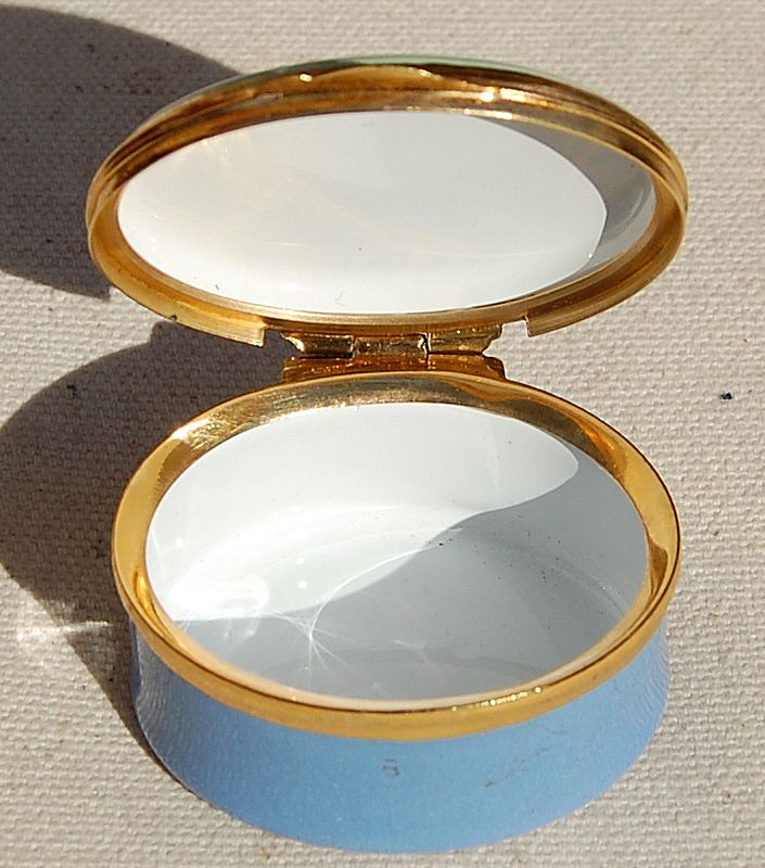 Vintage English Crummles Hand Decorated Battersea Enamelled Box Vintage English Crummles Hand Decorated Battersea Enamelled Box