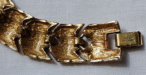 Vintage Napier Gold Tone Metal Woven Bracelet Vintage Napier Gold Tone Metal Woven Bracelet
