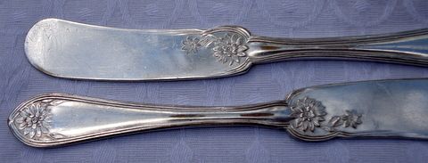 Pair Vintage W M Rogers & Son Silverplate Butter Knives Pair Vintage W M Rogers & Son Silverplate Butter Knives