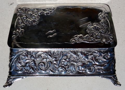 Victorian Pairpoint Quadruple Plate Footed Pin Box Victorian Pairpoint Quadruple Plate Footed Pin Box