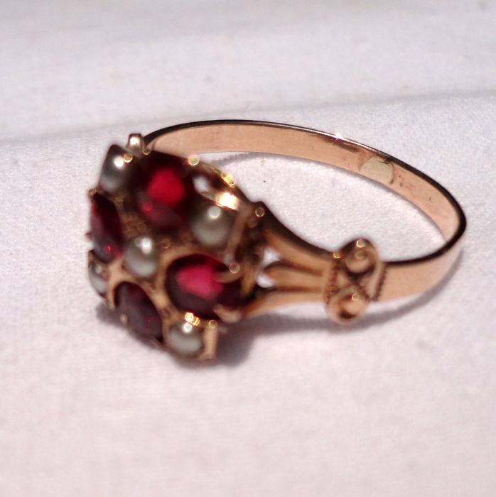 Victorian 10K Gold Garnet & Seed Pearl Ring Victorian 10K Gold Garnet & Seed Pearl Ring