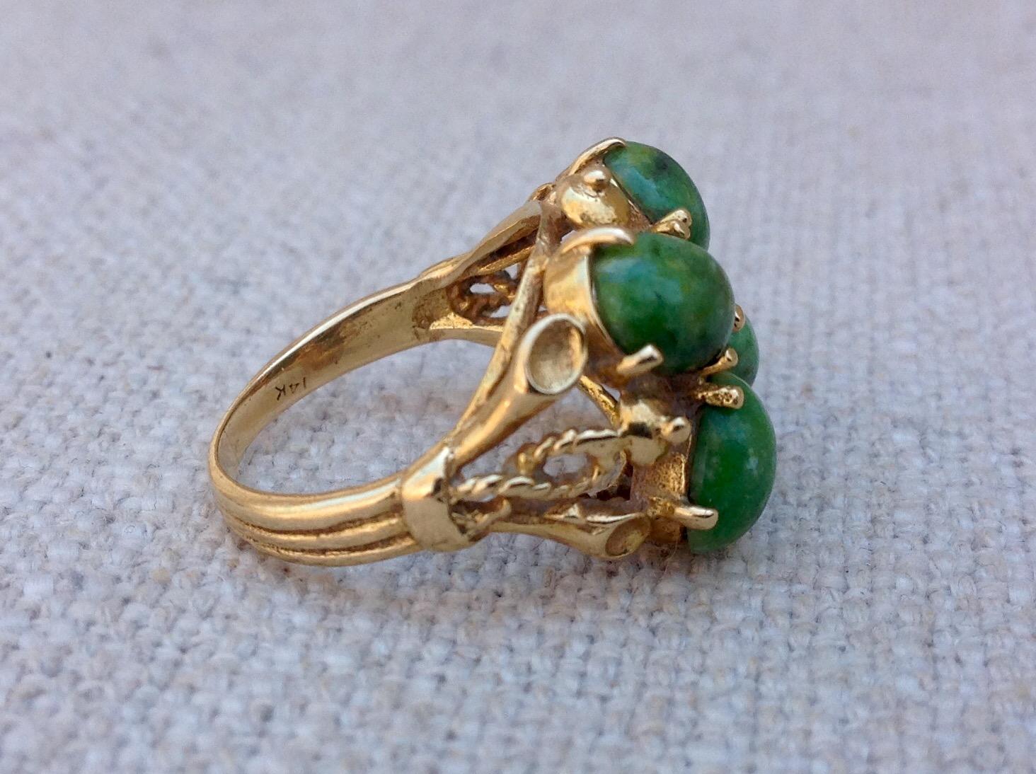 Vintage 14K Gold Cabochon Jade Ring Vintage 14K Gold Cabochon Jade Ring